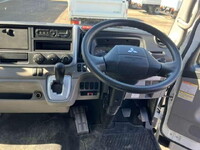 三菱ふそうキャンターダブルキャブ（Wキャブ）小型（2t・3t）[写真08]