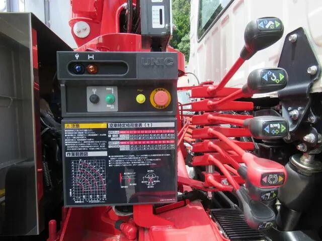 日野プロフィアセルフクレーン4段大型（10t）[写真13]