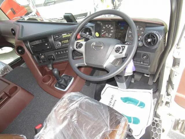 日野プロフィアセルフクレーン4段大型（10t）[写真16]