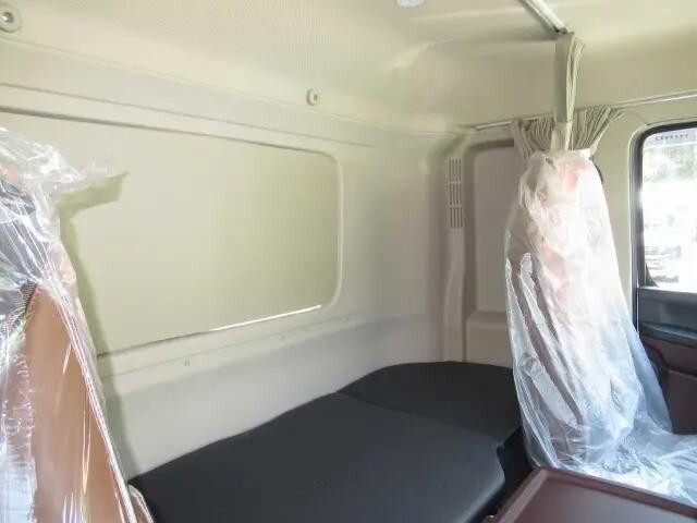 日野プロフィアセルフクレーン4段大型（10t）[写真19]