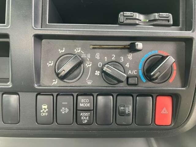 日野デュトロ平ボディ小型（2t・3t）[写真11]