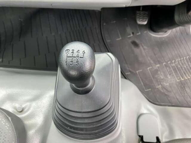 日野デュトロ平ボディ小型（2t・3t）[写真15]