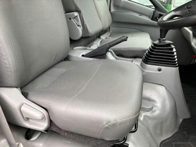 日野デュトロ平ボディ小型（2t・3t）[写真18]