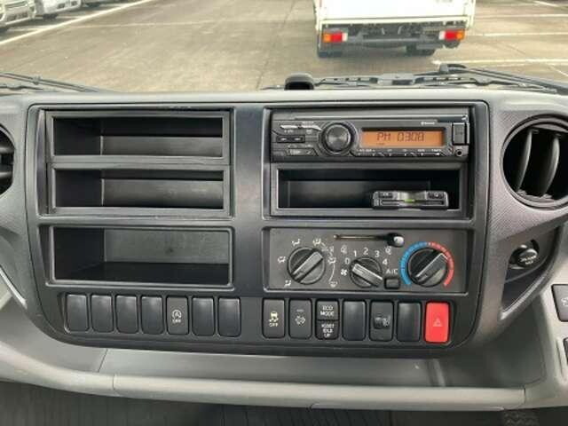 日野デュトロ平ボディ小型（2t・3t）[写真09]