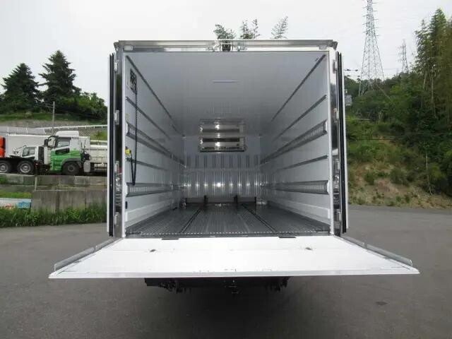 三菱ふそうファイター冷凍車（冷蔵車）中型（4t）[写真10]