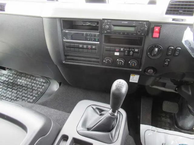 三菱ふそうファイター冷凍車（冷蔵車）中型（4t）[写真16]