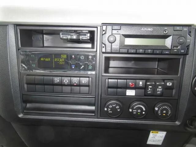 三菱ふそうファイター冷凍車（冷蔵車）中型（4t）[写真18]