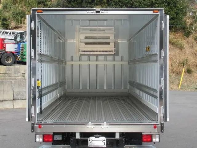 日野レンジャー冷凍車（冷蔵車）中型（4t）[写真06]