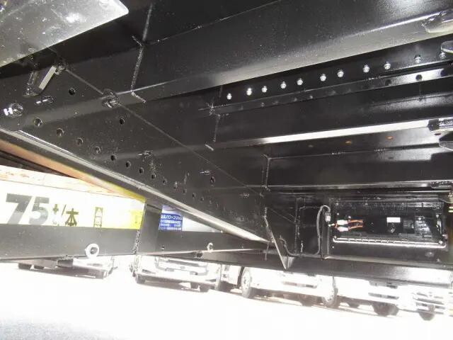 日野プロフィアセルフローダー大型（10t）[写真24]