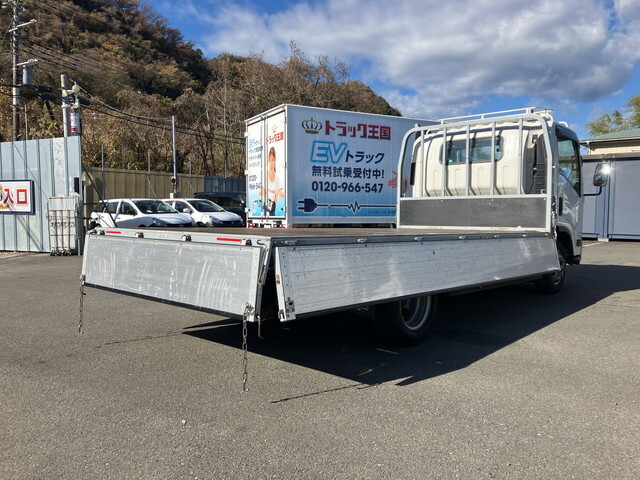 いすゞエルフアルミブロック小型（2t・3t）[写真10]