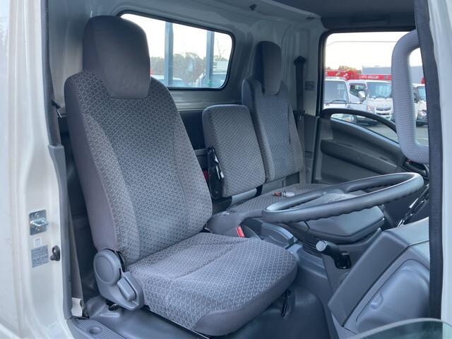 いすゞエルフアルミブロック小型（2t・3t）[写真31]