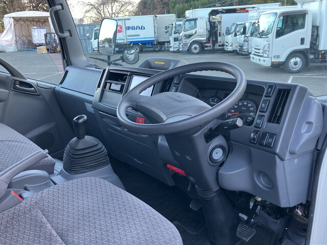 いすゞエルフアルミブロック小型（2t・3t）[写真32]