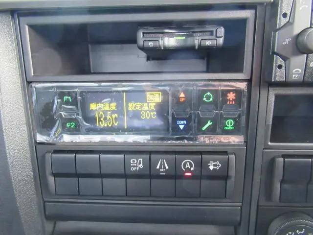 三菱ふそうファイター冷凍車（冷蔵車）中型（4t）[写真17]