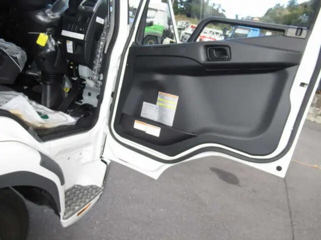 三菱ふそうファイター冷凍車（冷蔵車）中型（4t）[写真21]