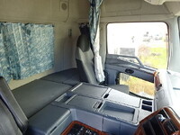 三菱ふそうスーパーグレートアルミウイング大型（10t）[写真34]