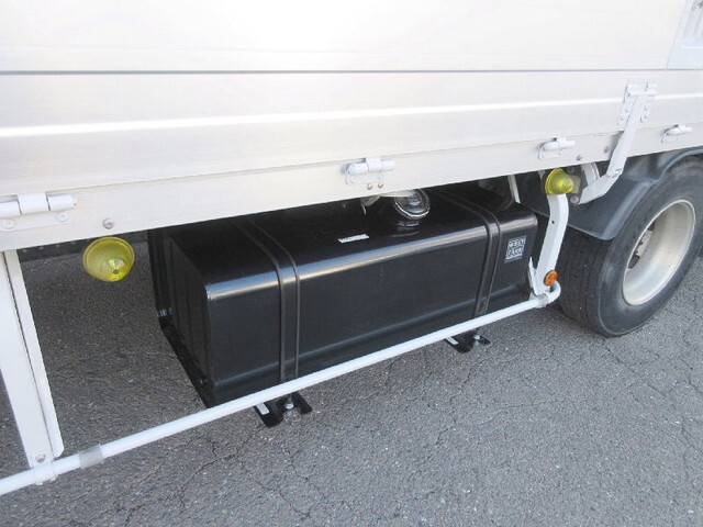 いすゞフォワードアルミウイング中型（4t）[写真11]