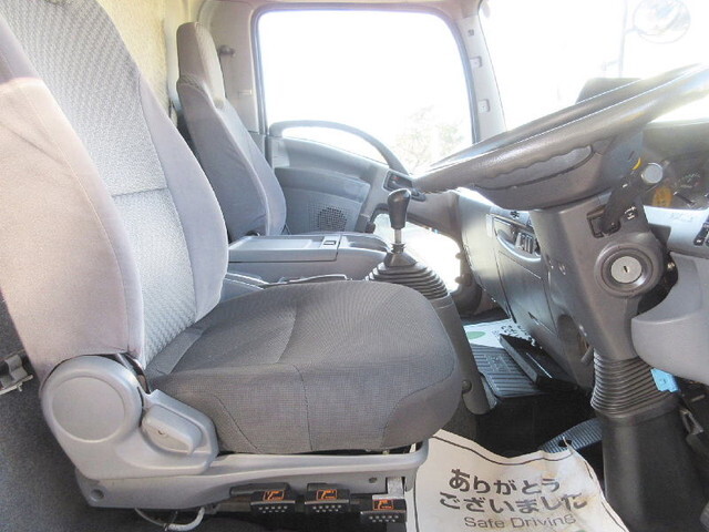 いすゞフォワードアルミウイング中型（4t）[写真19]