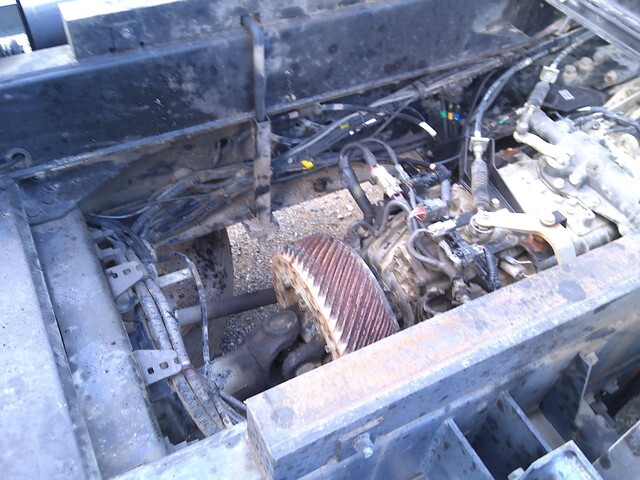 UDトラックスクオンダンプ大型（10t）[写真12]