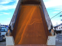 UDトラックスクオンダンプ大型（10t）[写真17]