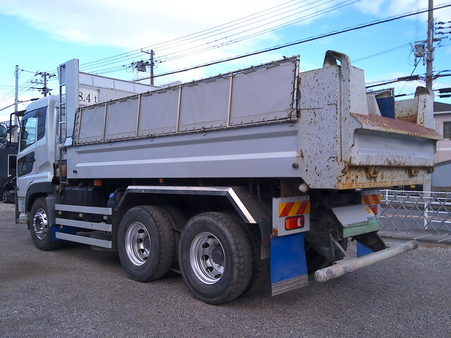 UDトラックスクオンダンプ大型（10t）[写真02]