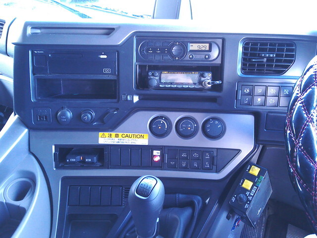 UDトラックスクオンダンプ大型（10t）[写真27]