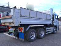 UDトラックスクオンダンプ大型（10t）[写真05]