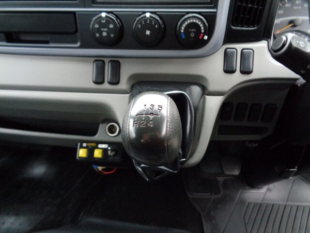 UDトラックスカゼットダンプ小型（2t・3t）[写真34]