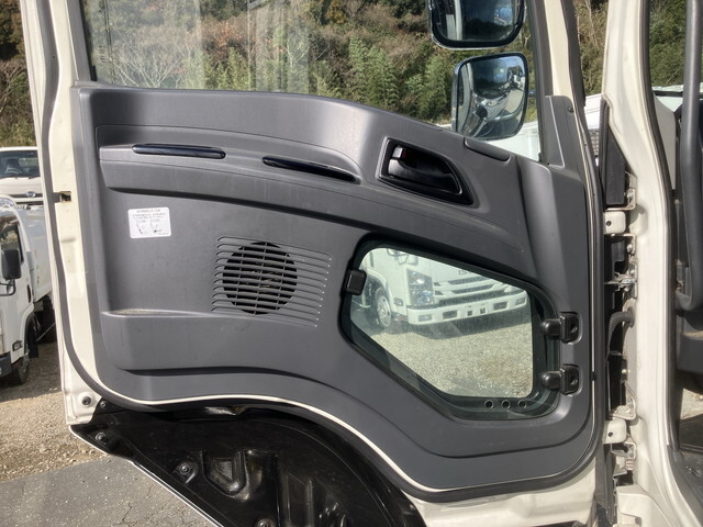 いすゞギガ冷凍車（冷蔵車）大型（10t）[写真29]