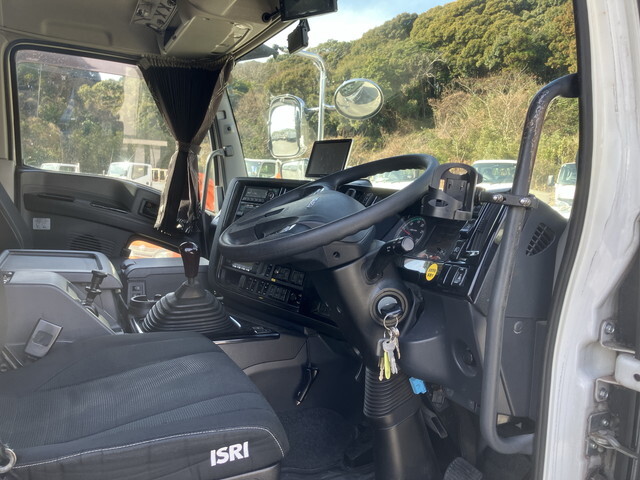 いすゞギガ冷凍車（冷蔵車）大型（10t）[写真33]