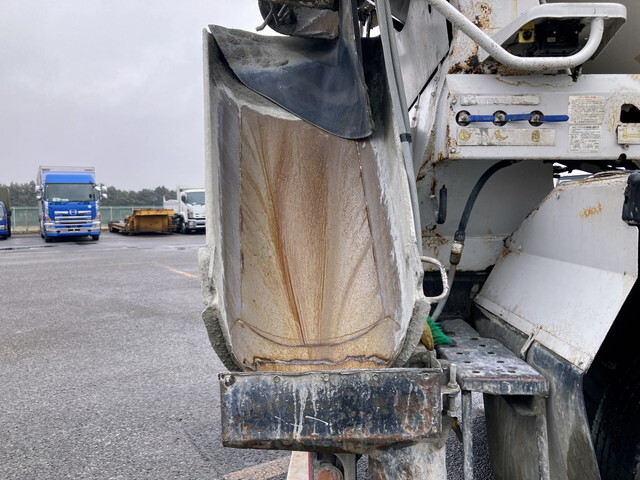 日野プロフィアミキサー車（コンクリートミキサー）大型（10t）[写真11]