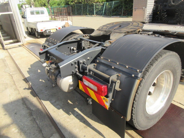 日産クオントレーラーヘッド（トラクターヘッド）大型（10t）[写真10]