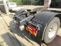 日産クオントレーラーヘッド（トラクターヘッド）大型（10t）[写真11]