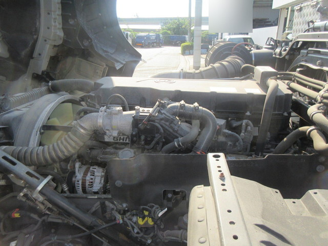 日産クオントレーラーヘッド（トラクターヘッド）大型（10t）[写真20]