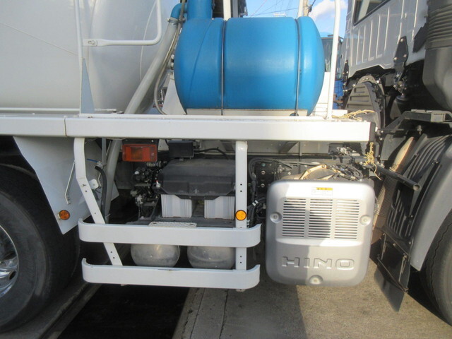 日野プロフィアミキサー車（コンクリートミキサー）大型（10t）[写真13]