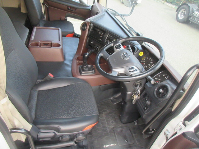 日野プロフィアミキサー車（コンクリートミキサー）大型（10t）[写真22]