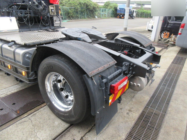 日産クオントレーラーヘッド（トラクターヘッド）大型（10t）[写真11]