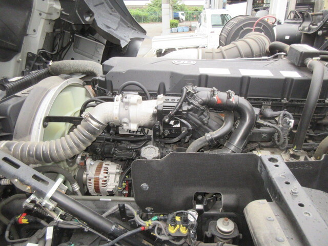 日産クオントレーラーヘッド（トラクターヘッド）大型（10t）[写真20]