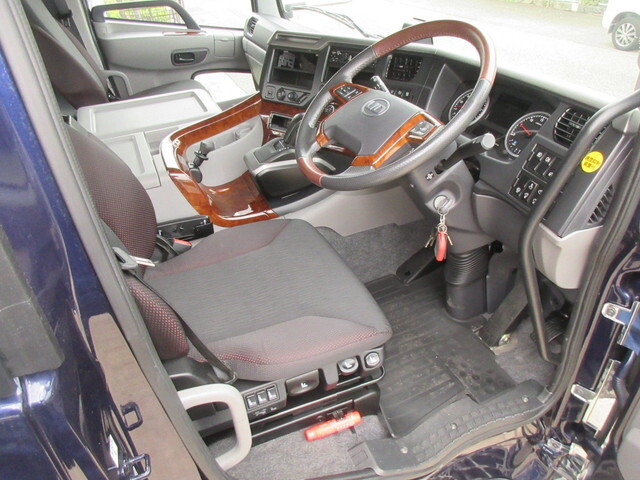 日産クオントレーラーヘッド（トラクターヘッド）大型（10t）[写真22]