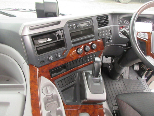 日産クオントレーラーヘッド（トラクターヘッド）大型（10t）[写真23]