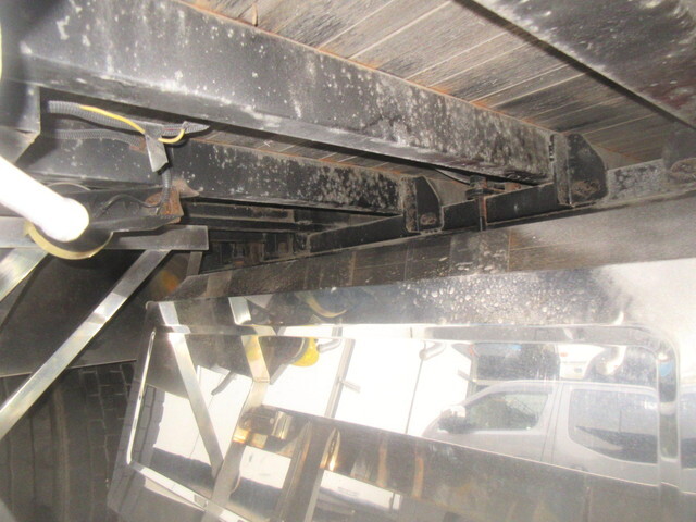 日産クオン平ボディ大型（10t）[写真19]