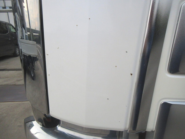 日産クオン平ボディ大型（10t）[写真29]