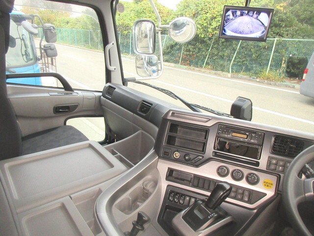 日産クオン平ボディ大型（10t）[写真34]