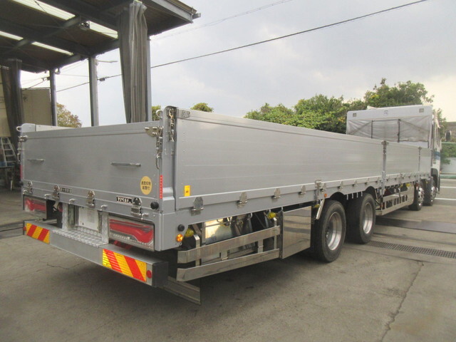 日産クオン平ボディ大型（10t）[写真04]