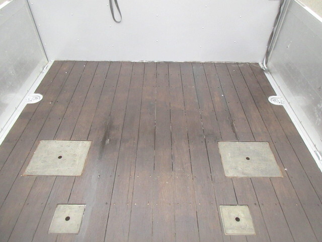 日産クオン平ボディ大型（10t）[写真07]