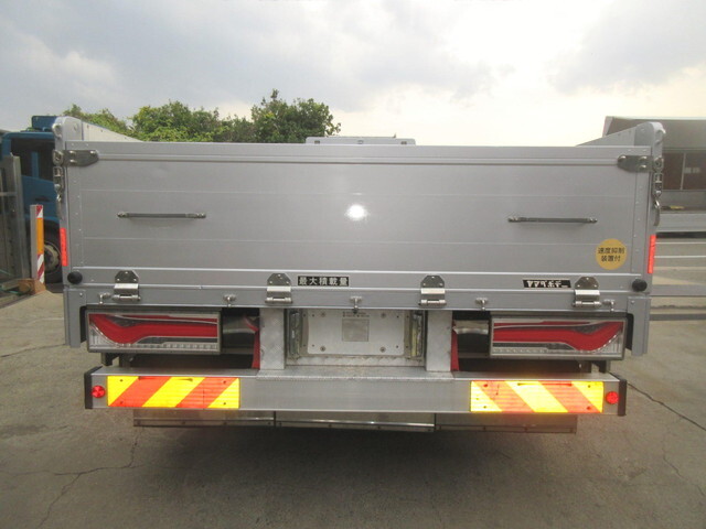 日産クオン平ボディ大型（10t）[写真08]