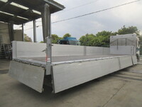 日産クオン平ボディ大型（10t）[写真10]