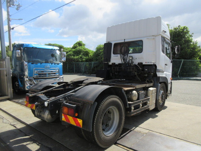 日産クオントレーラーヘッド（トラクターヘッド）大型（10t）[写真02]