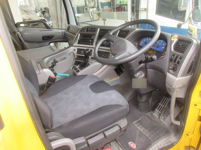 日産クオントレーラーヘッド（トラクターヘッド）大型（10t）[写真18]