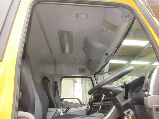 日産クオントレーラーヘッド（トラクターヘッド）大型（10t）[写真20]