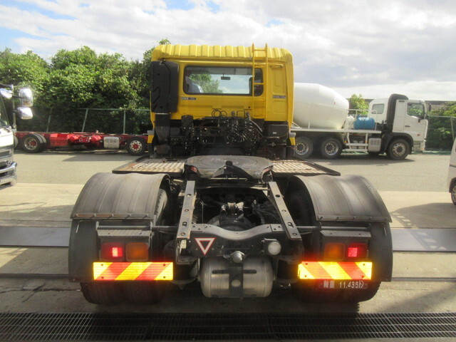 日産クオントレーラーヘッド（トラクターヘッド）大型（10t）[写真05]